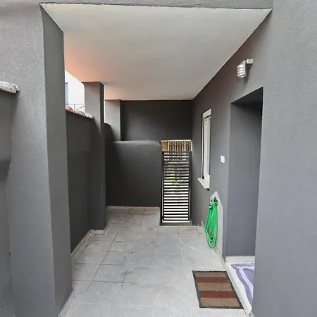 Ilposto Down 아파트